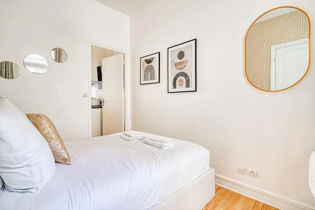 Apartment Appartement Equipe Quartier Montparnasse - II Paris France